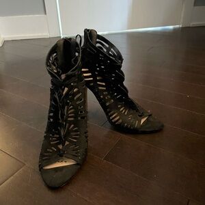 Black heels from dynamite